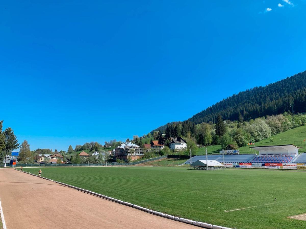 Vila Stadion คัมพูลุง โมลโดเวเนสค์ ภายนอก รูปภาพ